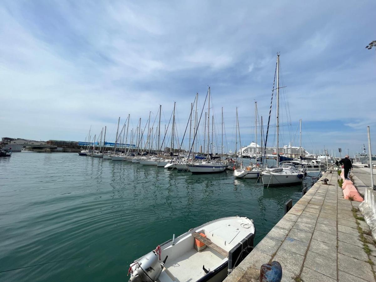 Kasia Porta Sul Mare Di Livorno Free Parking Экстерьер фото