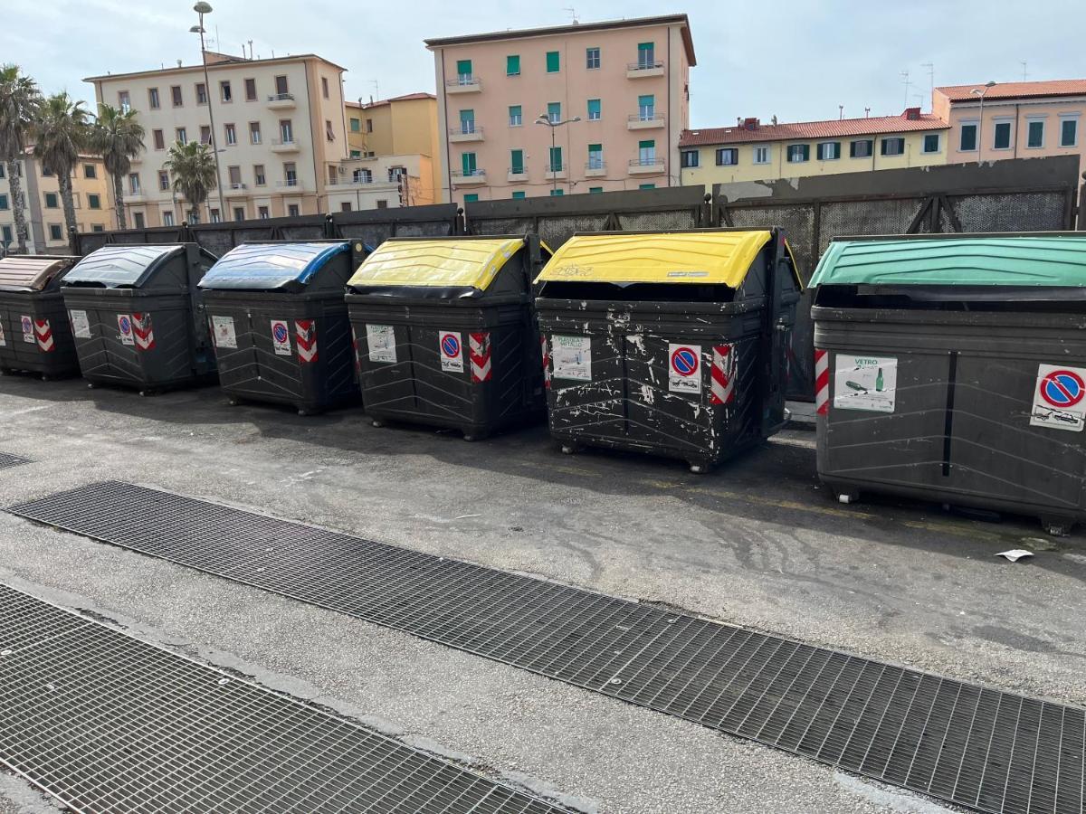 Kasia Porta Sul Mare Di Livorno Free Parking Экстерьер фото